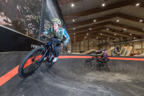 Indoor Bikepark Tagesticket inkl. Rental